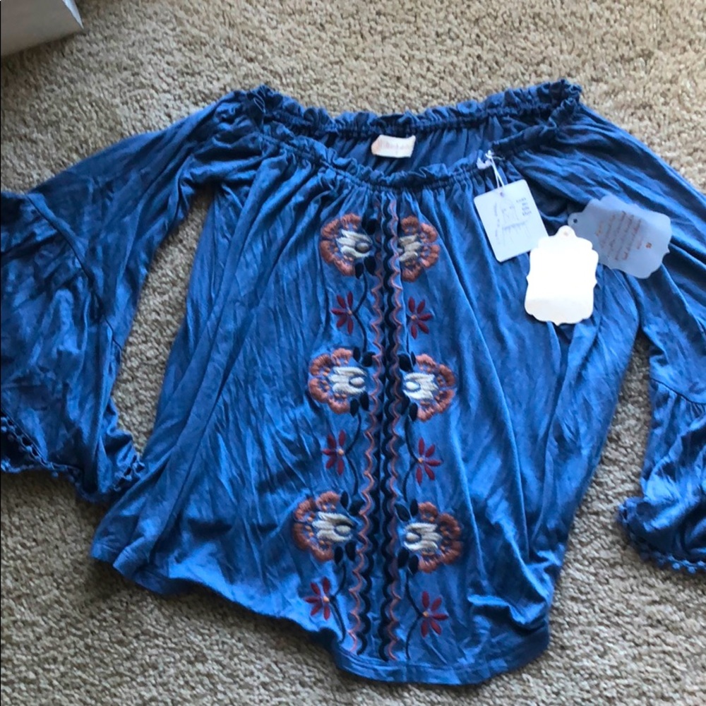 BNWT Altard State size small off the shoulder top
